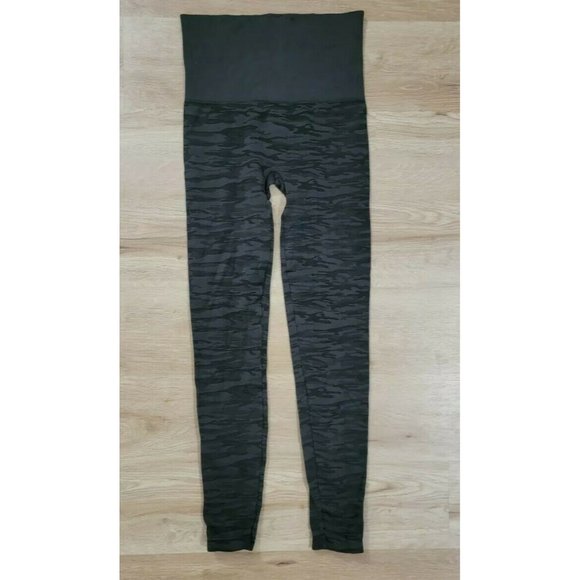 SPANX Pants - Love Your Assets Spanx Womens Leggings Size L Camo Seamless Pepper Gray